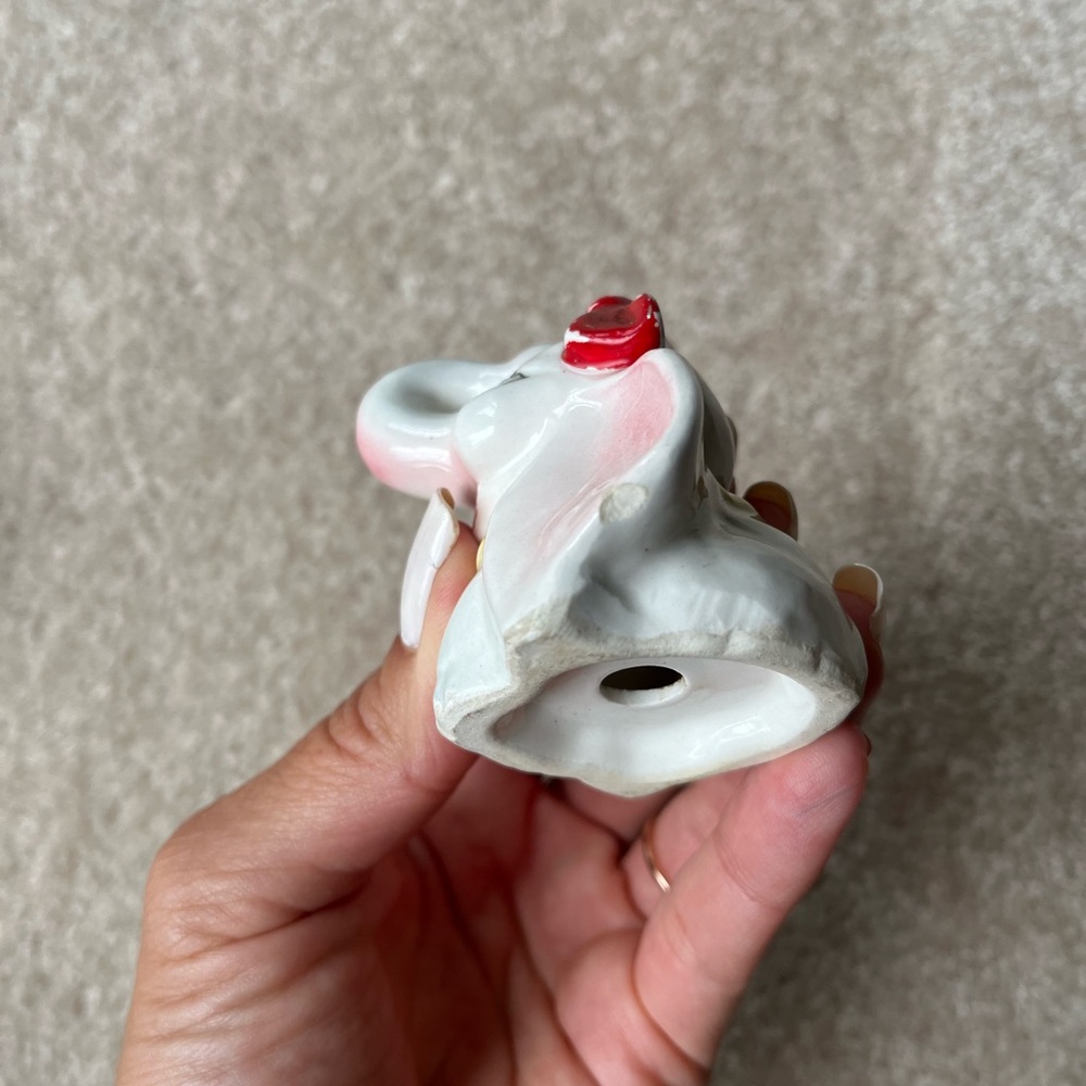 Pair of Vintage Kitschy Ceramic Elephant Salt and Pepper Holders - Picture 8 of 8